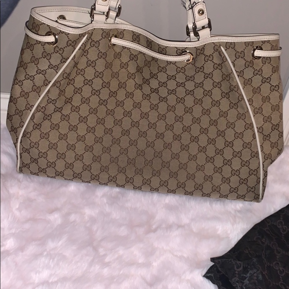 Large Authentic Vintage Gucci Shoulder bag